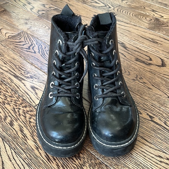 H&M Black Faux Fur Lined Boots - Picture 2 of 5